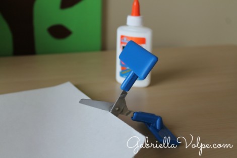 Adapted scissors cutting - cutting and pasting